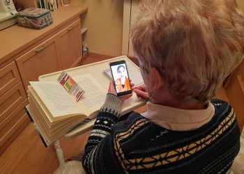Cruz Roja Cuenca organiza talleres de lectura por whatsApp que favorecen las relaciones personales entre mayores Cruz Roja Cuenca organiza talleres de lectura por whatsApp que favorecen las relaciones personales entre mayores