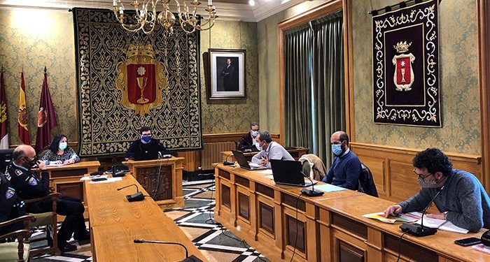 Cuenca se prepara para hacer frente al hielo y la nieve con un centenar de efectivos y 170.000 kilos de sal 1 Cuenca se prepara para hacer frente al hielo y la nieve con un centenar de efectivos y 170.000 kilos de sal