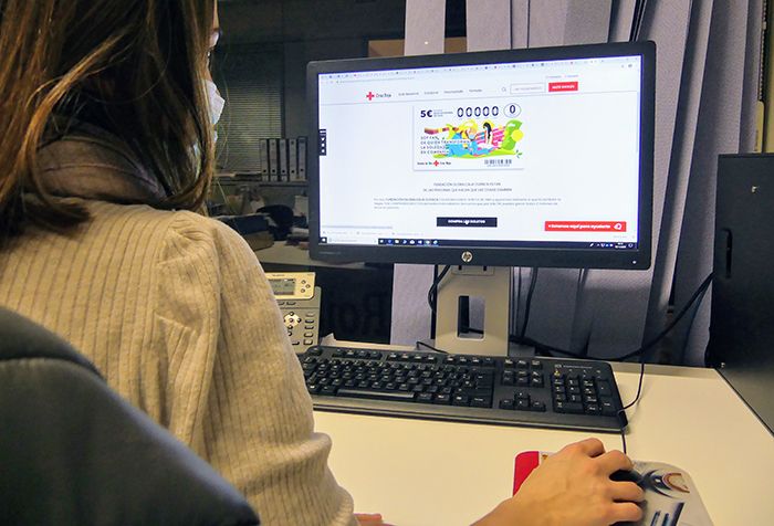 Doce empresas, entre ellas El Liberal de Castilla e Informaciones de Cuenca, se declaran “fans de las personas que hacen que las cosas cambien” y facilitan la venta online del Sorteo del Oro