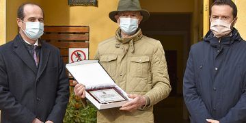 El Ayuntamiento de Guadalajara reconoce la labor de Fernando López Herencia para convertir el centro de recuperación del zoo municipal en una referencia nacional