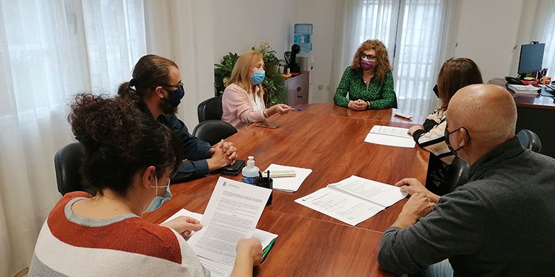 El Ayuntamiento de Villanueva de la Torre suscribe con las AMPAS de la localidad un nuevo convenio de colaboración