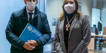 El Gobierno regional y la Fundación UNICEF-Comité Español rubrican un acuerdo para la promoción y la difusión de los derechos de la infancia en la escuela