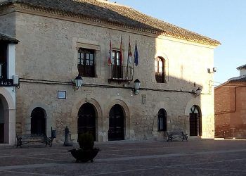 El PP de Villamayor de Santiago pide al Ayuntamiento que obsequie a los agricultores con cheques para usar en los comercios locales