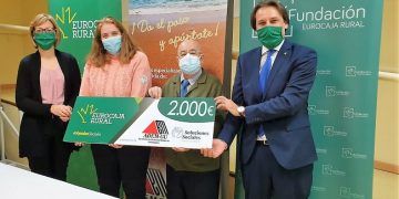 Fundación Eurocaja Rural entrega 2.000 euros a la Asociación de Esclerosis Múltiple de Guadalajara