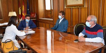 La ampliación del dinero del Plan de Instalaciones Deportivas permitirá actuar en la mejora de la piscina de Ledaña