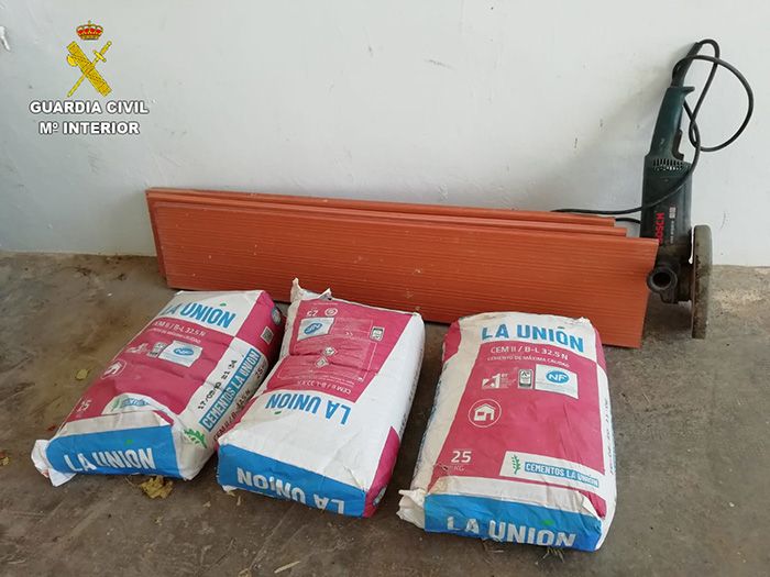 La Guardia Civil investiga a una persona por hurto de material en dos obras en construcción en Sisante