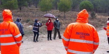 La Junta dota de una bomba eléctrica para inundaciones a las agrupaciones de Protección Civil de Las Valeras, Cañizares y Cañete