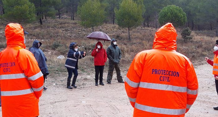 La Junta dota de una bomba eléctrica para inundaciones a las agrupaciones de Protección Civil de Las Valeras, Cañizares y Cañete