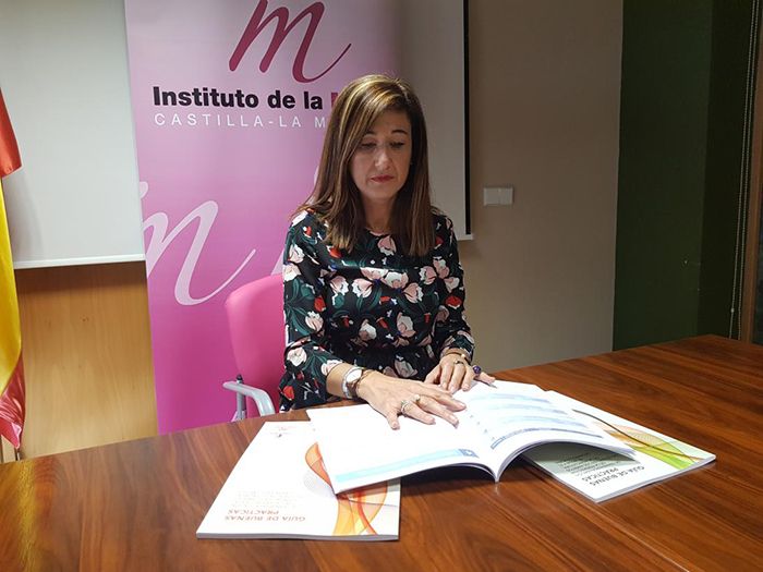 La Junta edita guías de buenas prácticas para reforzar las Unidades de Igualdad en las Consejerías de Agricultura, Fomento, y Economía