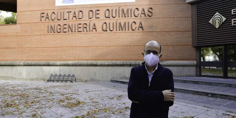 La Real Sociedad Española de Química reconoce la trayectoria investigadora y profesional del catedrático de la UCLM Manuel Andrés Rodrigo 1 La Real Sociedad Española de Química reconoce la trayectoria investigadora y profesional del catedrático de la UCLM Manuel Andrés Rodrigo