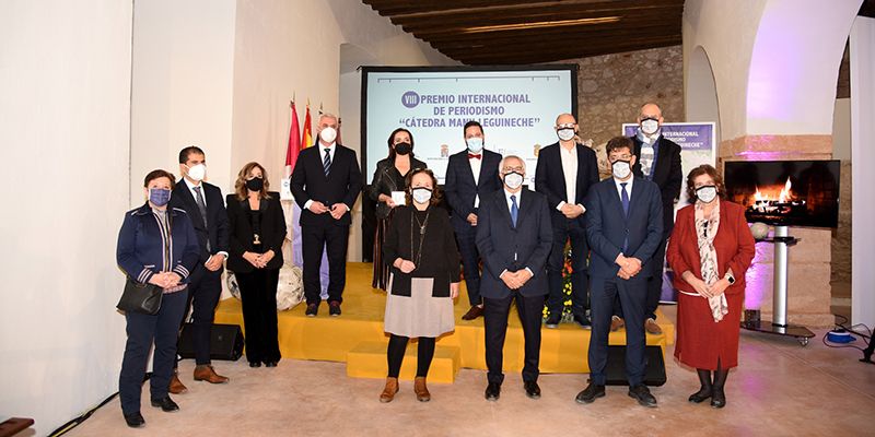 Pepa Bueno recibe el premio Manu Leguineche con una reivindicación del periodismo que “cuenta la verdad”