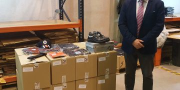 El Gobierno regional entrega 633 uniformes a los voluntarios de Protección Civil, un 20 por ciento más que el año pasado
