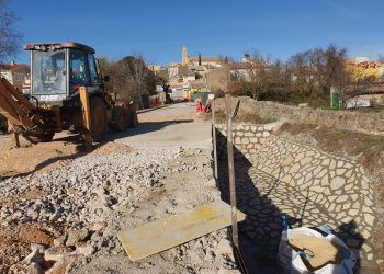 Se acaban las estrecheces en Jábaga. El Ayuntamiento complementará el nuevo accceso a Jábaga con obras de adoquinado, alumbrado, asfaltado y señalización horizontal