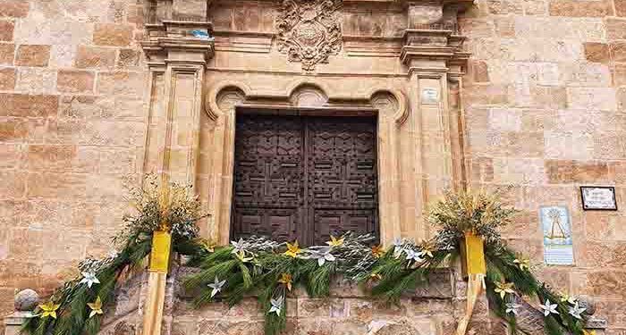 Almonacid convoca el XVII Concurso de Postales y el I de decoración de fachadas y balcones en Navidad