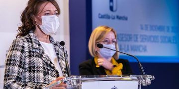 El Gobierno de Castilla-La Mancha inicia la modificación normativa que garantiza la Teleasistencia universal a los mayores de 70 años