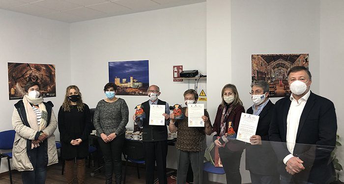 El Ayuntamiento de Cuenca reconoce a los voluntarios de la UDP que dedican su tiempo a acompañar a otros mayores