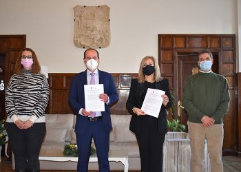 El Ayuntamiento de Guadalajara y la Asociación de la Prensa recuperan el convenio de colaboración para la organización de actividades y la formación de sus profesionales