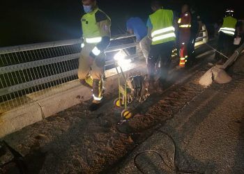 El conductor de la motocicleta donde viajaba la joven que falleció al caer al embalse de Contreras, investigado como presunto autor de un delito de homicidio imprudente El conductor de la motocicleta donde viajaba la joven que falleció al caer al embalse de Contreras, investigado como presunto autor de un delito de homicidio imprudente