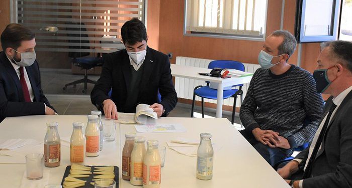 El Gobierno de Castilla-La Mancha resolverá la situación urbanística de una docena de polígonos ganaderos de la región 1 El Gobierno de Castilla-La Mancha resolverá la situación urbanística de una docena de polígonos ganaderos de la región