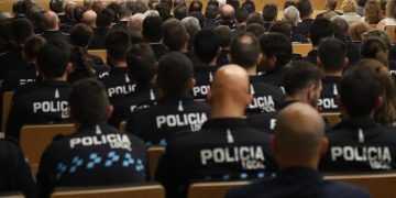 El Gobierno regional entrega 96 condecoraciones de Policía Local a personas destacadas por su trayectoria, una actuación meritoria o la permanencia en el servicio