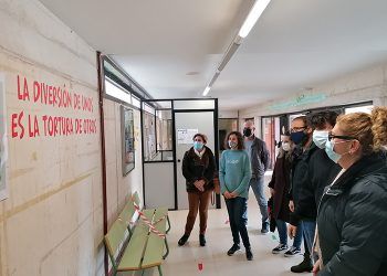 El IES Newton-Salas de Villanueva de la Torre se vuelca en la prevención del acoso escolar con una original campaña permanente