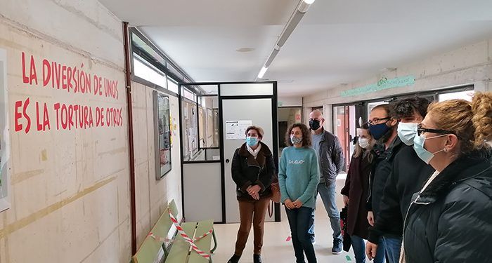 El IES Newton-Salas de Villanueva de la Torre se vuelca en la prevención del acoso escolar con una original campaña permanente 1 El IES Newton-Salas de Villanueva de la Torre se vuelca en la prevención del acoso escolar con una original campaña permanente