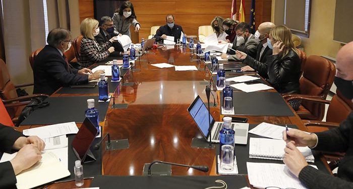 El Pleno decide el jueves si eleva una propuesta legislativa al Gobierno central contra la ocupación ilegal de viviendas 1 El Pleno decide el jueves si eleva una propuesta legislativa al Gobierno central contra la ocupación ilegal de viviendas