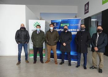 El presidente de CEOE-Cepyme Cuenca da la bienvenida a invierte en cuenca al grupo Agróptimum