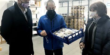 El subdelegado del Gobierno en Cuenca, visita la empresa Olmo Mazcuñán de Villanueva de la Jara