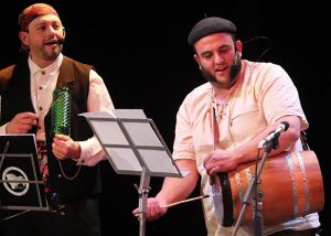 El zumbido de «Las Colmenas» despide el año musical en Cabanillas