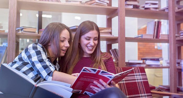 En torno a 4.000 alumnas y alumnos de la región realizarán por primera vez de forma gratuita las pruebas para obtener el certificado B1 en idiomas