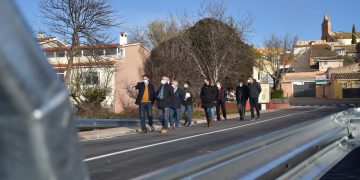 La Diputación invierte 65.000 euros para ampliar la CUV-2174 en el cruce del río Jábaga y mejorar el acceso al municipio