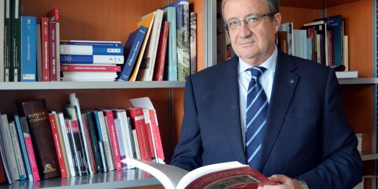 Balance y perspectivas de la economía española (2023-2024) 1 Juan José Rubio Guerrero