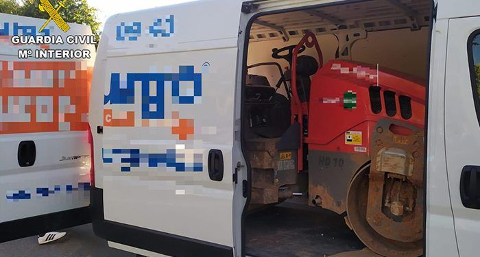 La Guardia Civil detiene a una persona por robar un rodillo compactador en Cabanillas del Campo