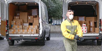 La Junta ha distribuido esta semana cerca de 450.000 artículos de protección para profesionales sanitarios