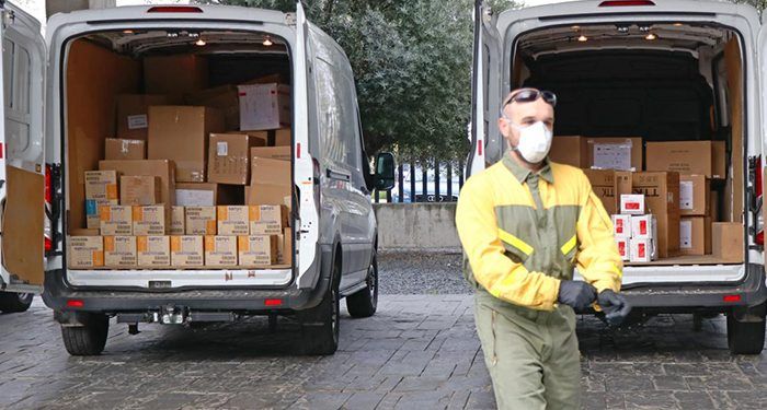 La Junta ha distribuido esta semana cerca de 450.000 artículos de protección para profesionales sanitarios