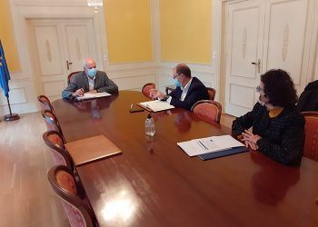 La patronal conquense presenta a la Subdelegación del Gobierno el proyecto para acoger Europa Direct