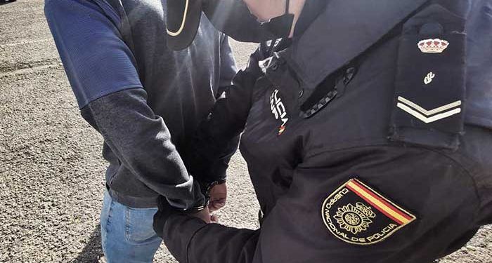 La Policía Nacional detiene en Guadalajara al autor de un robo con violencia que propinó una paliza a la víctima para hacerse con su cartera