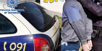 La Policía Nacional detiene “in fraganti” al autor de un robo con fuerza en dos establecimientos de Guadalajara