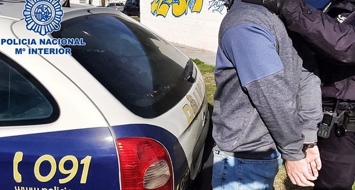 La Policía Nacional detiene “in fraganti” al autor de un robo con fuerza en dos establecimientos de Guadalajara