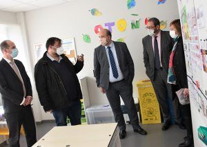 Martínez Guijarro visita APANAG y recuerda que la Junta ha incrementado un 25 por ciento el presupuesto destinado a la atención a personas con discapacidad desde el año 2015