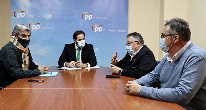 Núñez pedirá a Page que se posicione en las Cortes votando en contra de la Ley Celaá por atacar al castellano y dejar de valorar el mérito, la capacidad y el esfuerzo 1 Núñez pedirá a Page que se posicione en las Cortes votando en contra de la Ley Celaá por atacar al castellano y dejar de valorar el mérito, la capacidad y el esfuerzo