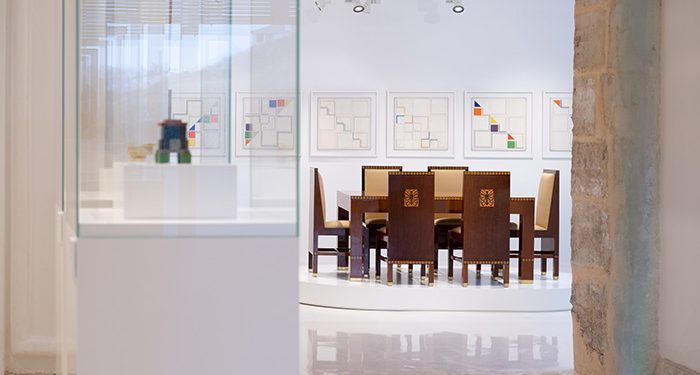 Page inaugura en la antigua iglesia de Santa Cruz la colección Roberto Polo en Cuenca