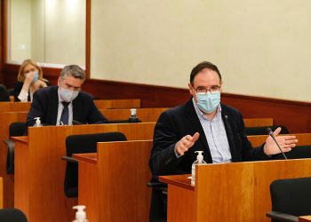 Prieto pide a la Junta que controle a las operadoras para garantizar la conectividad en todos los municipios de la región Prieto pide a la Junta que controle a las operadoras para garantizar la conectividad en todos los municipios de la región