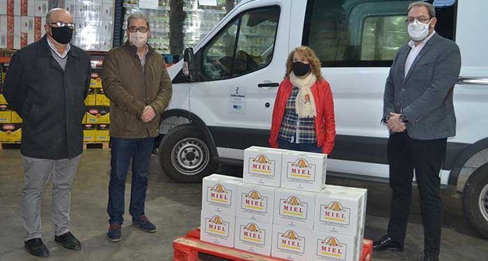 Robles “agradece y apoya” al Banco de Alimentos por el trabajo que hacen en la provincia con la donación de 100 kilos de miel