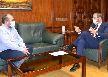 Robles analiza con el alcalde de Torija futuros desarrollos para el municipio a nivel empresarial y de transporte