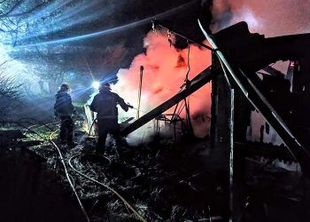 Un incendio intencionado calcina una casa de madera en Pioz