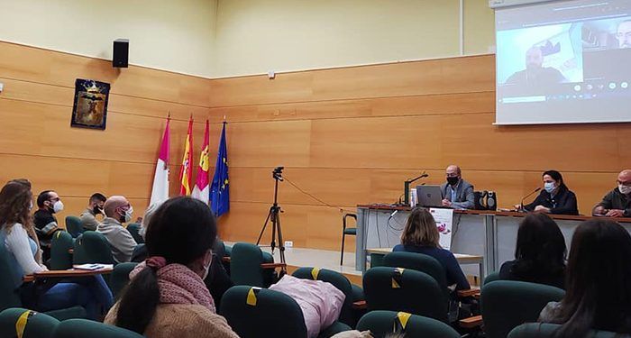 Un seminario de la UCLM profundiza en la historia y cultura del azafrán desde el siglo XV 1 Un seminario de la UCLM profundiza en la historia y cultura del azafrán desde el siglo XV