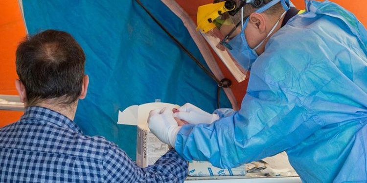 Viernes 4 de diciembre: Tres fallecidos en Guadalajara y uno en Cuenca a causa del coronavirus..., y hay quien piensa en juntarse con su familia en Navidad 1 Viernes 4 de diciembre Tres fallecidos en Guadalajara y uno en Cuenca a causa del coronavirus..., y hay quien piensa en juntarse con su familia en Navidad