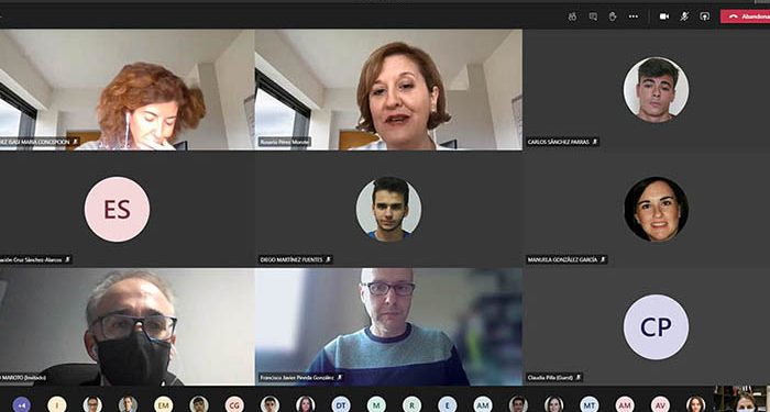 Cuarenta jóvenes comienzan a formarse para poner en marcha una veintena de proyectos en el centro Explorer Santander X de la UCLM 1 Cuarenta jóvenes comienzan a formarse para poner en marcha una veintena de proyectos en el centro Explorer Santander X de la UCLM